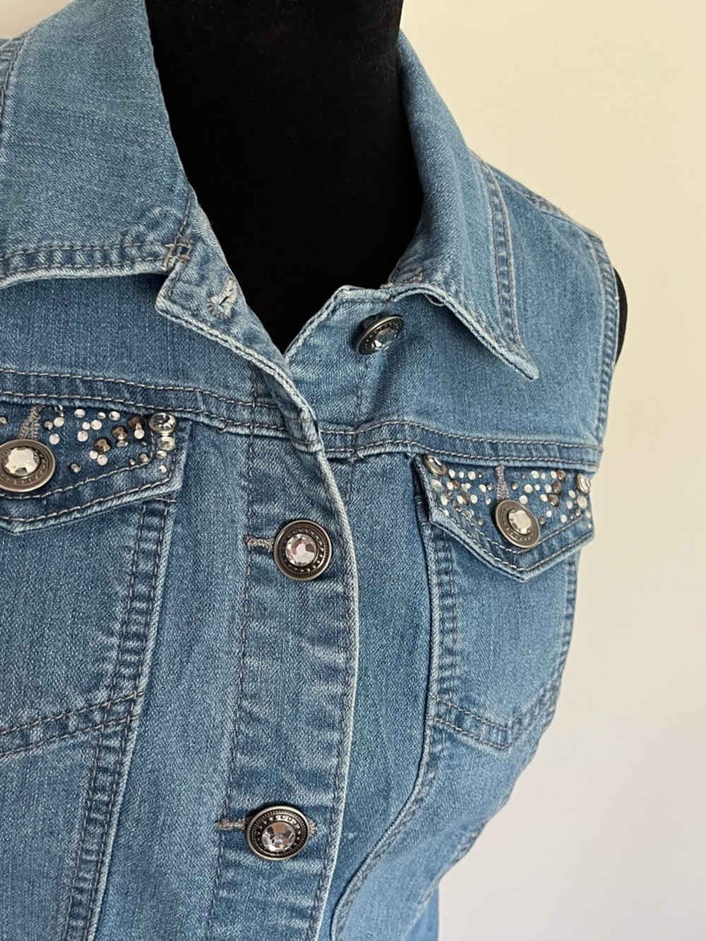 Baccini Light Blue Denim Top‎ - Picture 2 of 6